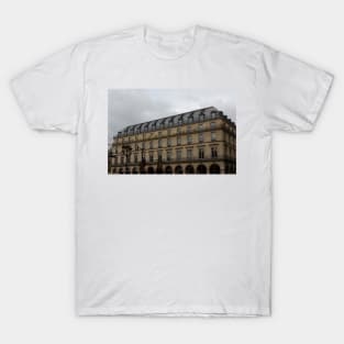 Le Louvre Des Antiquaires © T-Shirt